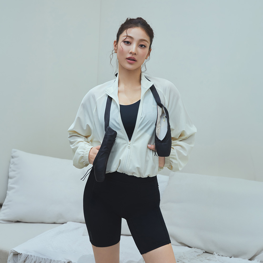 배럴 우먼 에센셜 워터 레깅스 4부 블랙 [B6SWWLG002BLK 여자 비치웨어] 상품컷