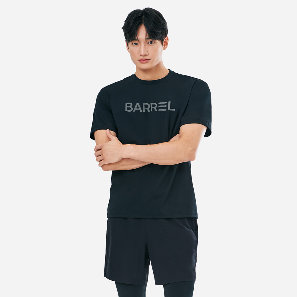 맨 에센셜 릴렉스핏 반팔 래쉬가드 블랙
