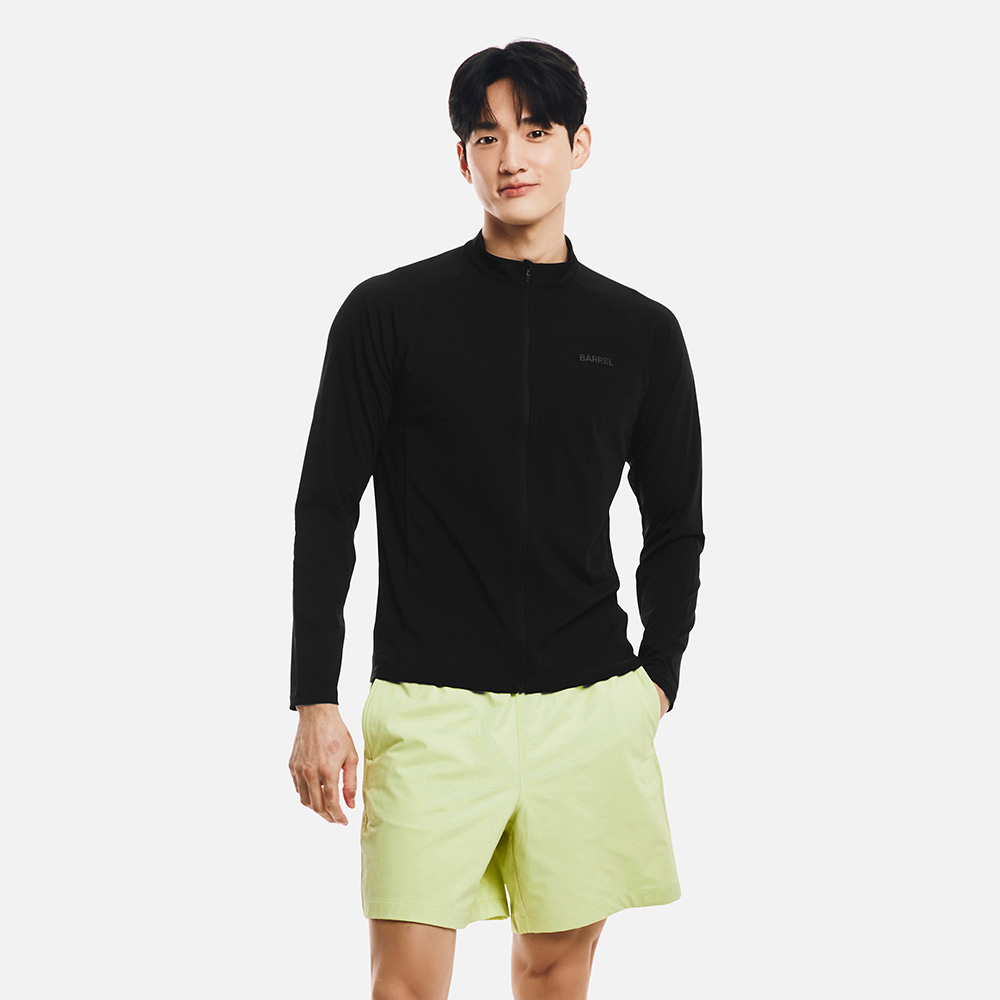 맨 에센셜 스탠다드핏 집업 래쉬가드 블랙